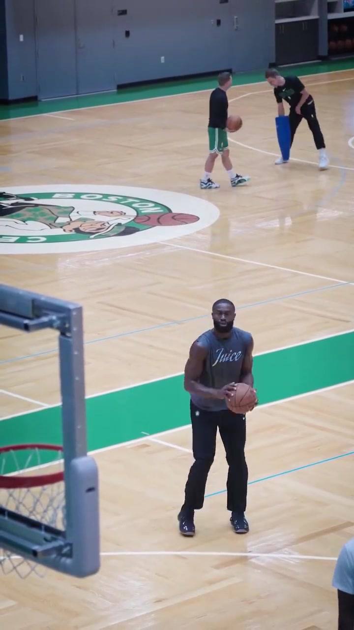 这手感可以啊杰伦-布